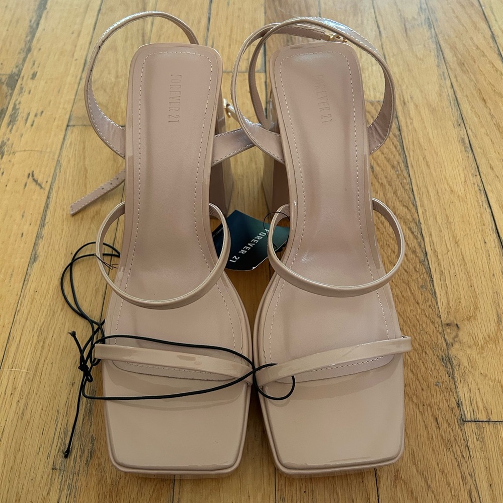 BNWT Forever 21 Strappy Heels - Picture 3 of 4